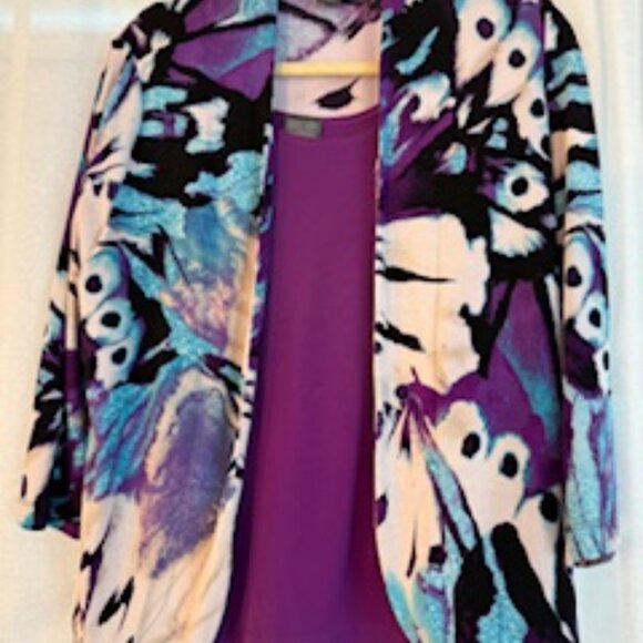 Chico's Two Piece Cardigan Set. Size 2 - Picture 6 of 6